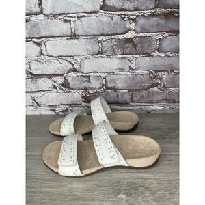 Vionic Randi White Leather Strappy Casual Orthopedic Sandals Women 6.5M US/37EU